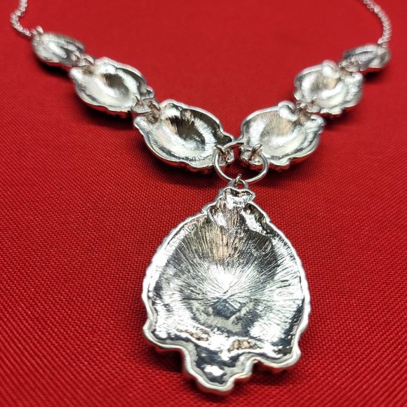 Icon Collection Silver Tone Necklace & Earrings Jewelry Set - Picture 5 of 12